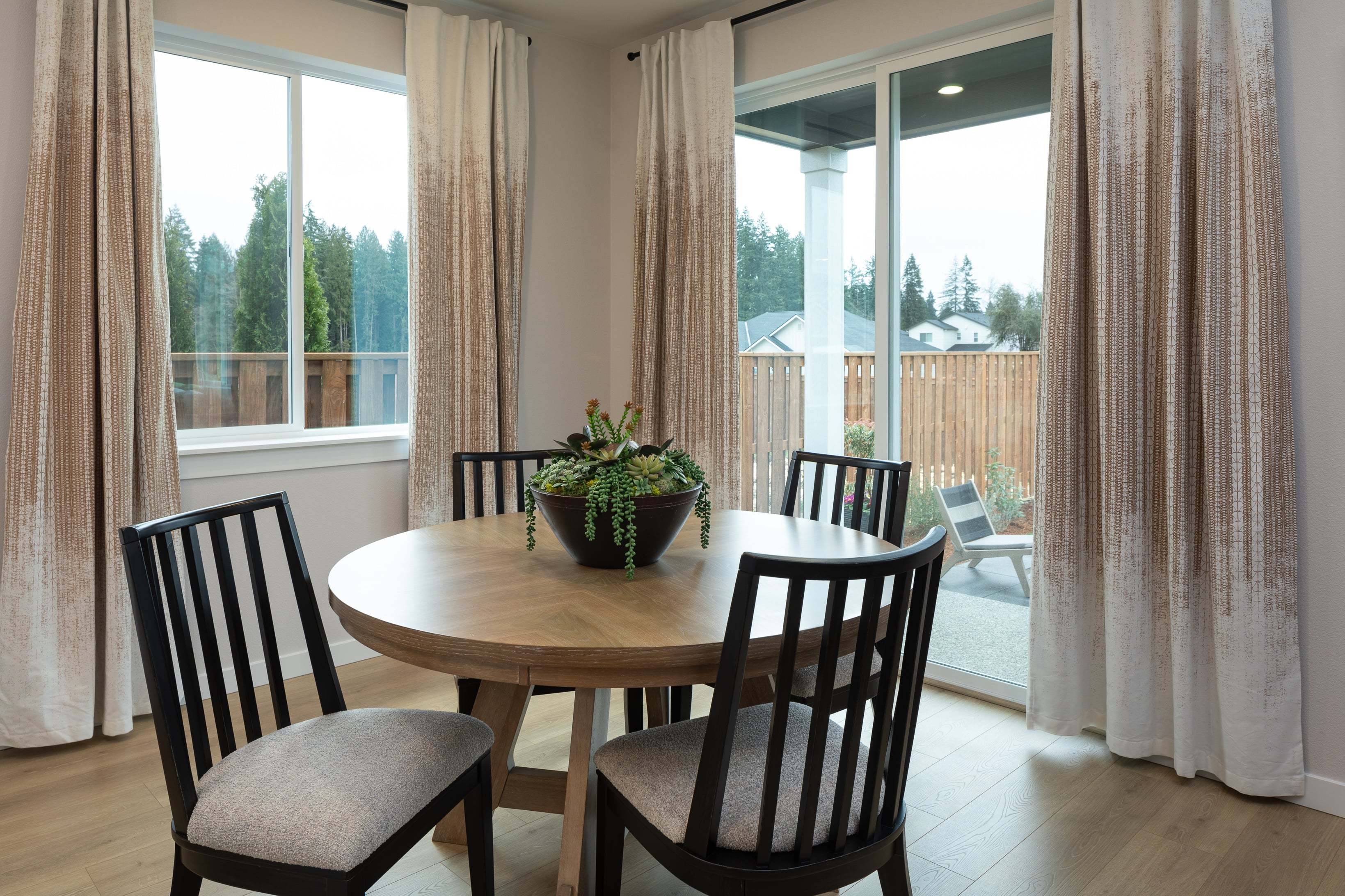 Elk Prairie Calliope II Dining Room