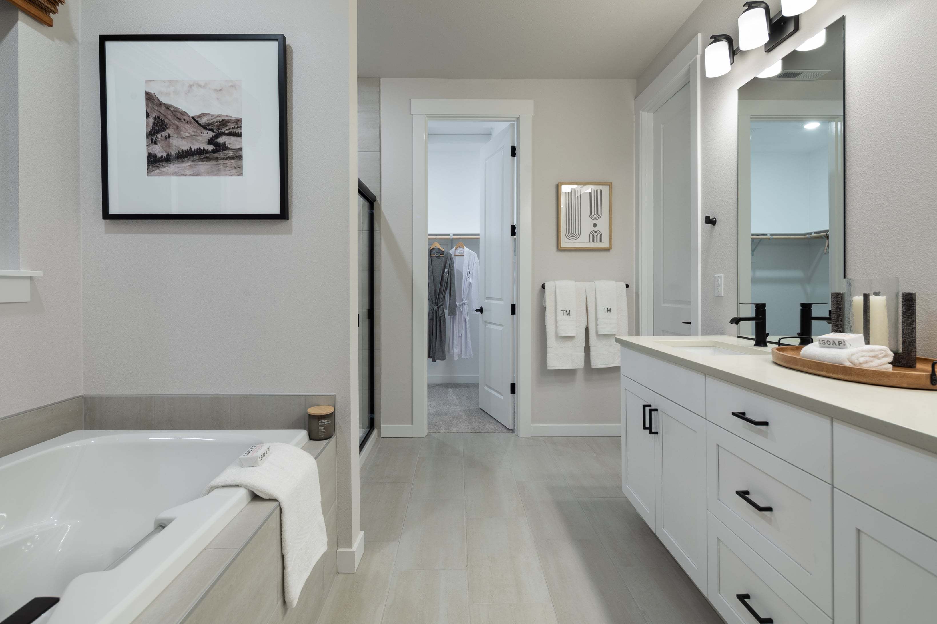 Elk Prairie Calliope II Primary Bathroom