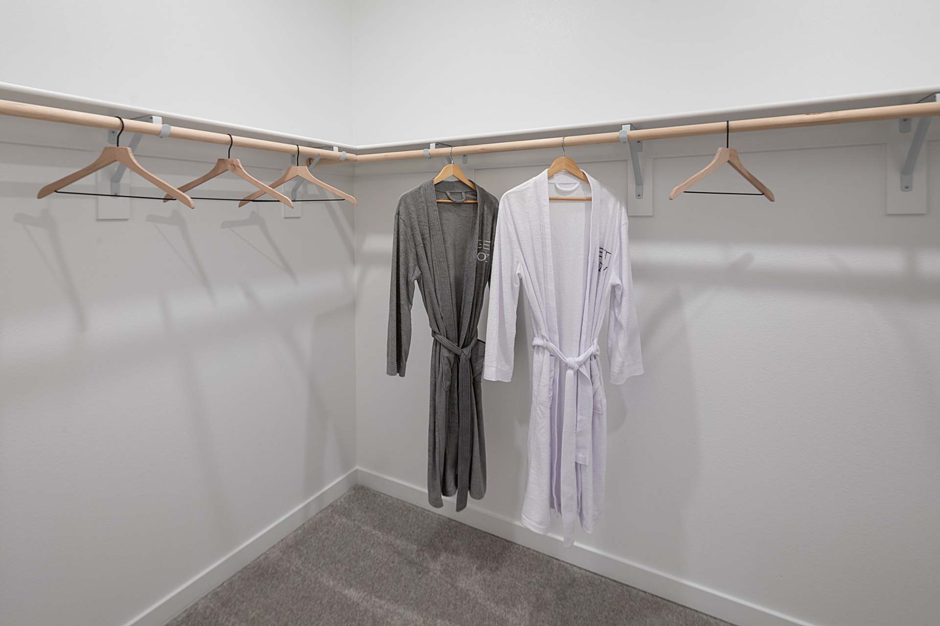 Elk Prairie Calliope II Primary Walk In Closet