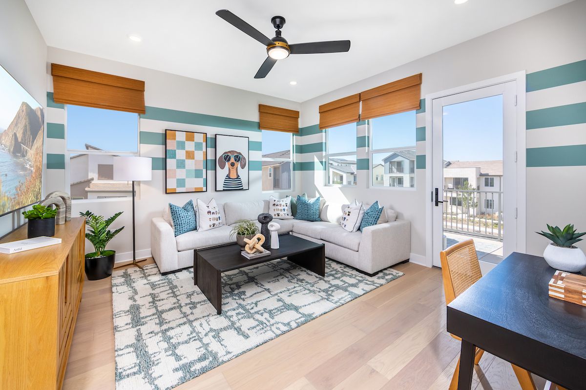 ca-socal-aurora-plan 2-2 story-4 bed-loft