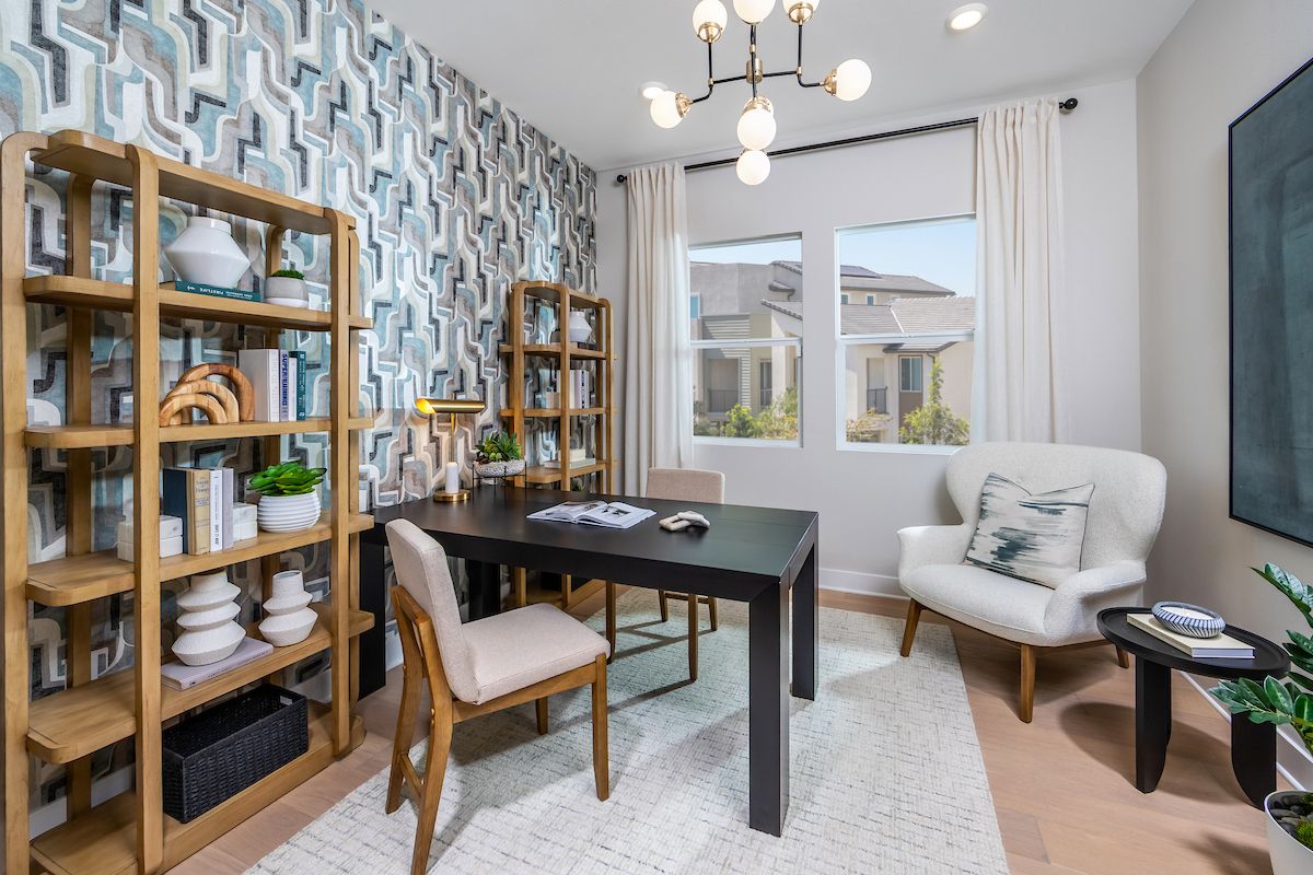 ca-socal-aurora-plan 2-2 story-4 bed-office