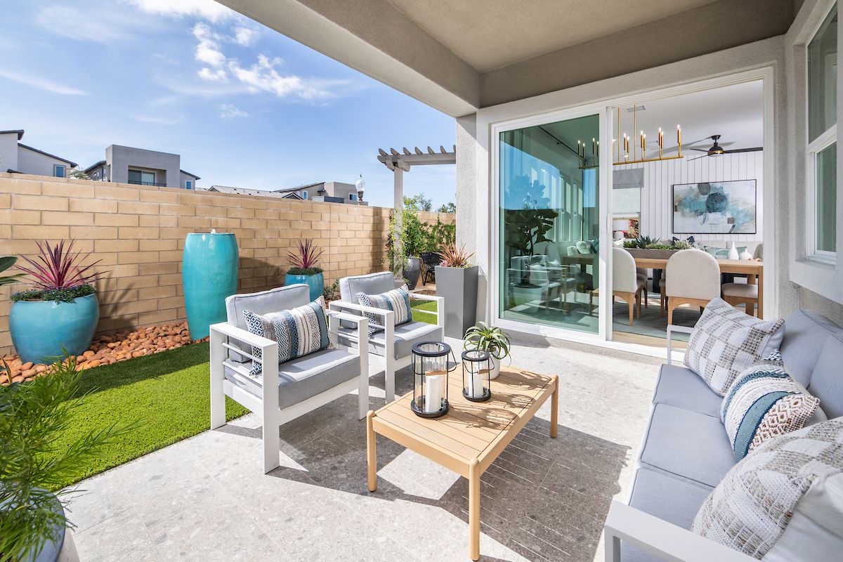 ca-socal-aurora-plan 2-2 story-4 bed- patio