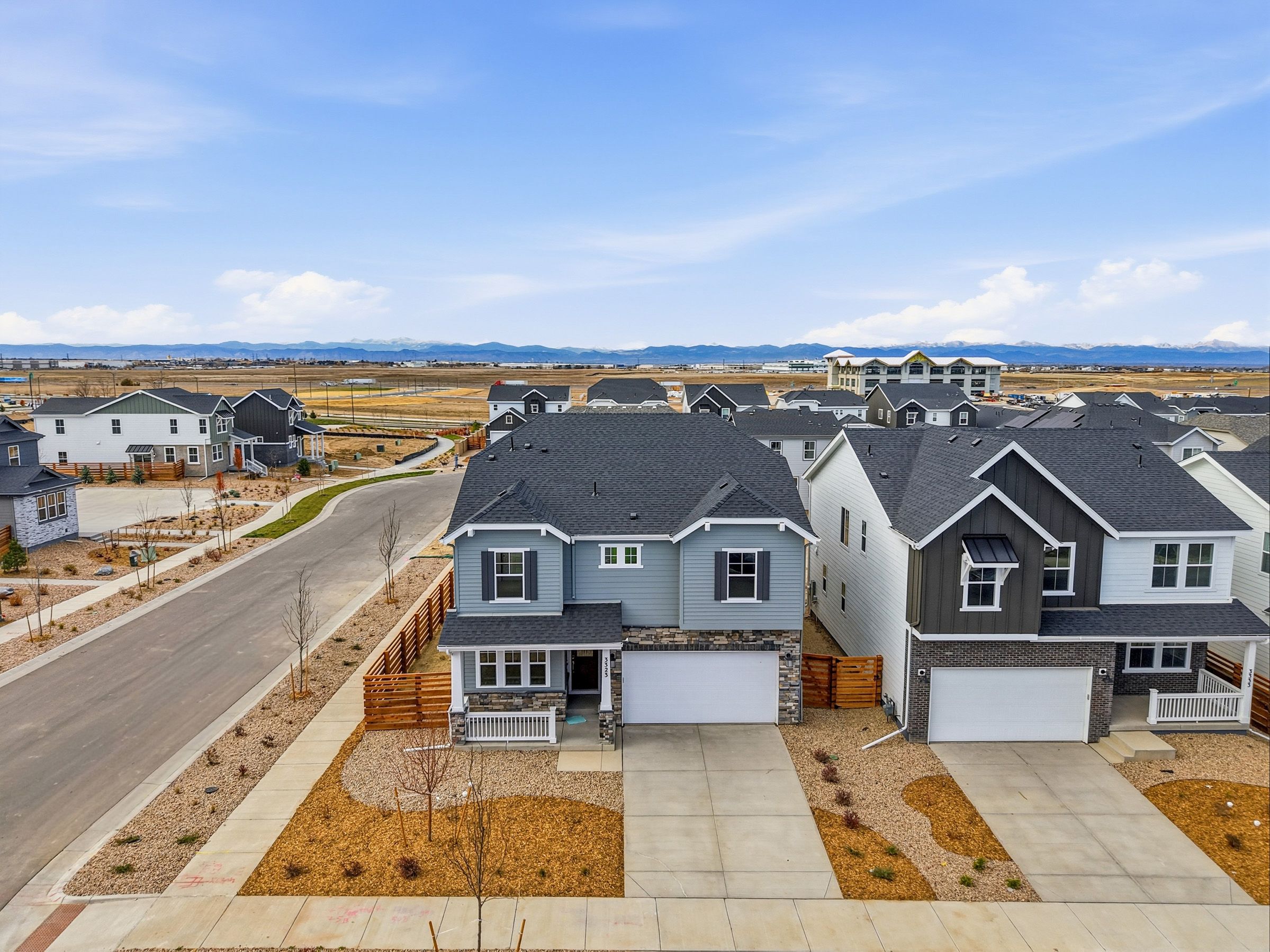 The Aurora Highlands Town Collection por Taylor Morrison en Denver Colorado