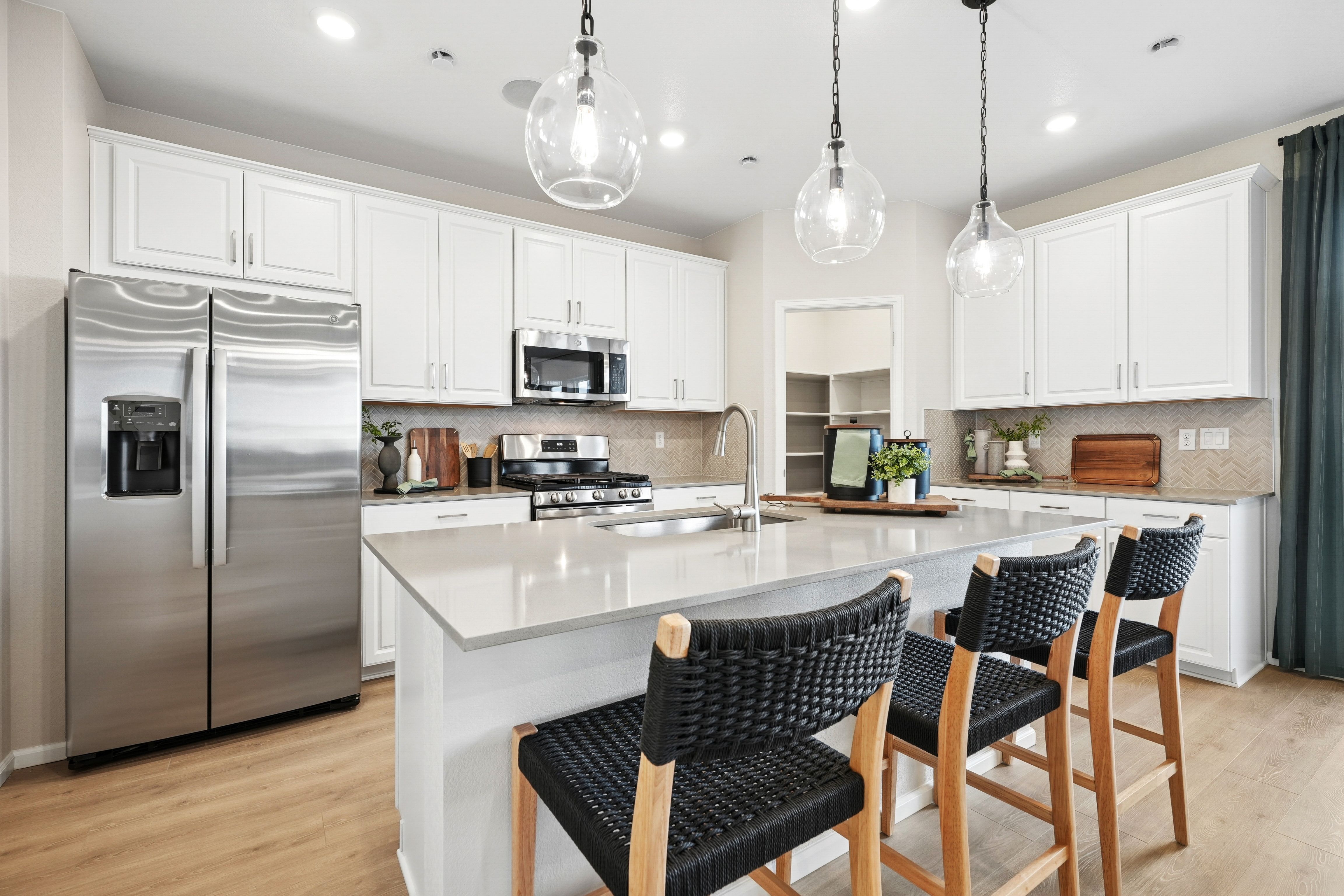 03 Lake Bluff Kitchen.jpg