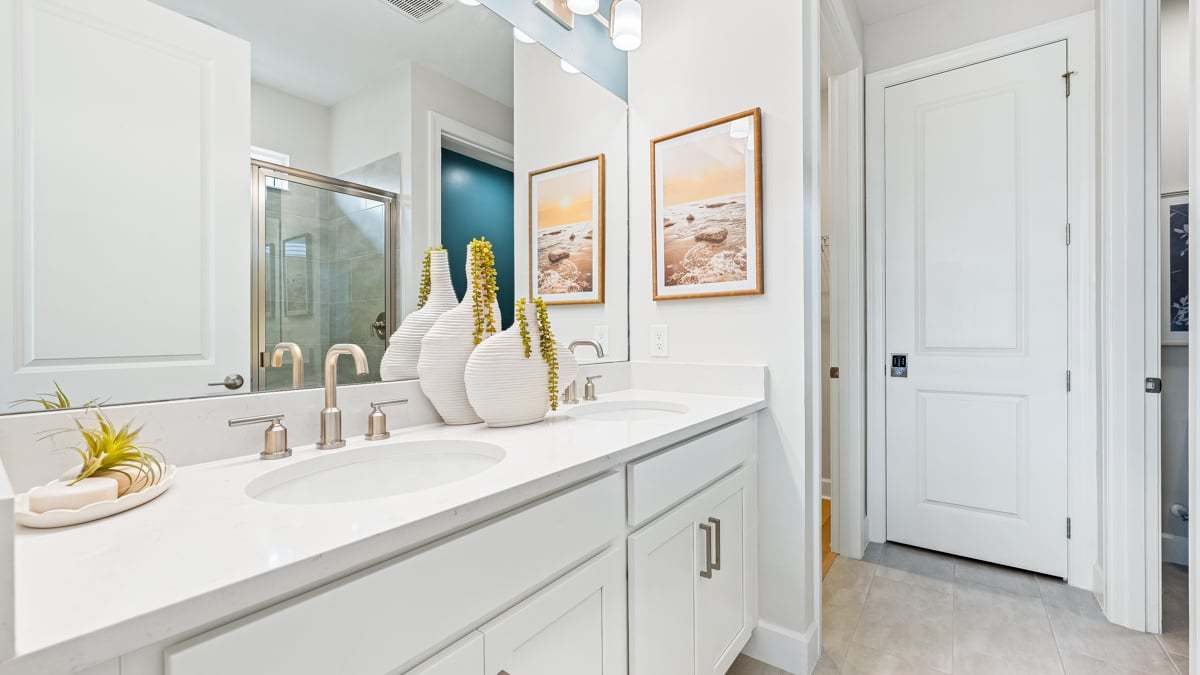 Esplanade at Starling - Alta Model-30 bathroom