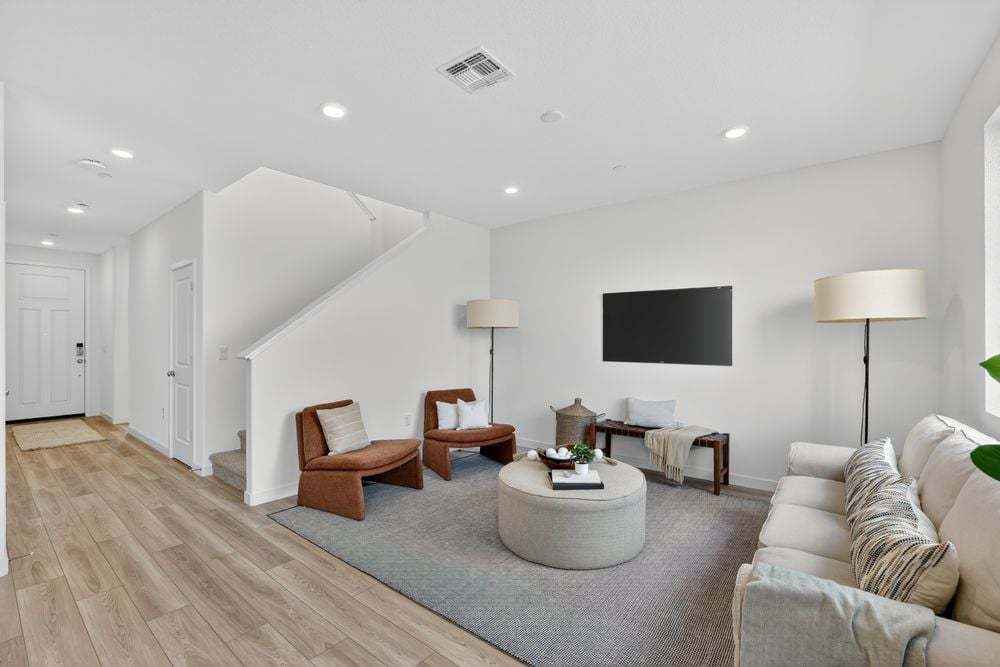 hj-ca-sacramento-orion-at-solaire-6-lot-3-tv-...