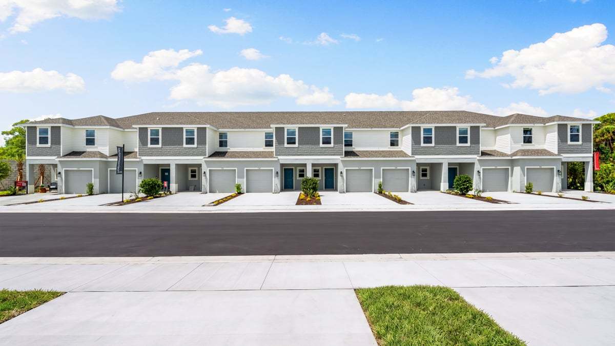 7059 Fox Glen Cove. Nokomis, FL 34275