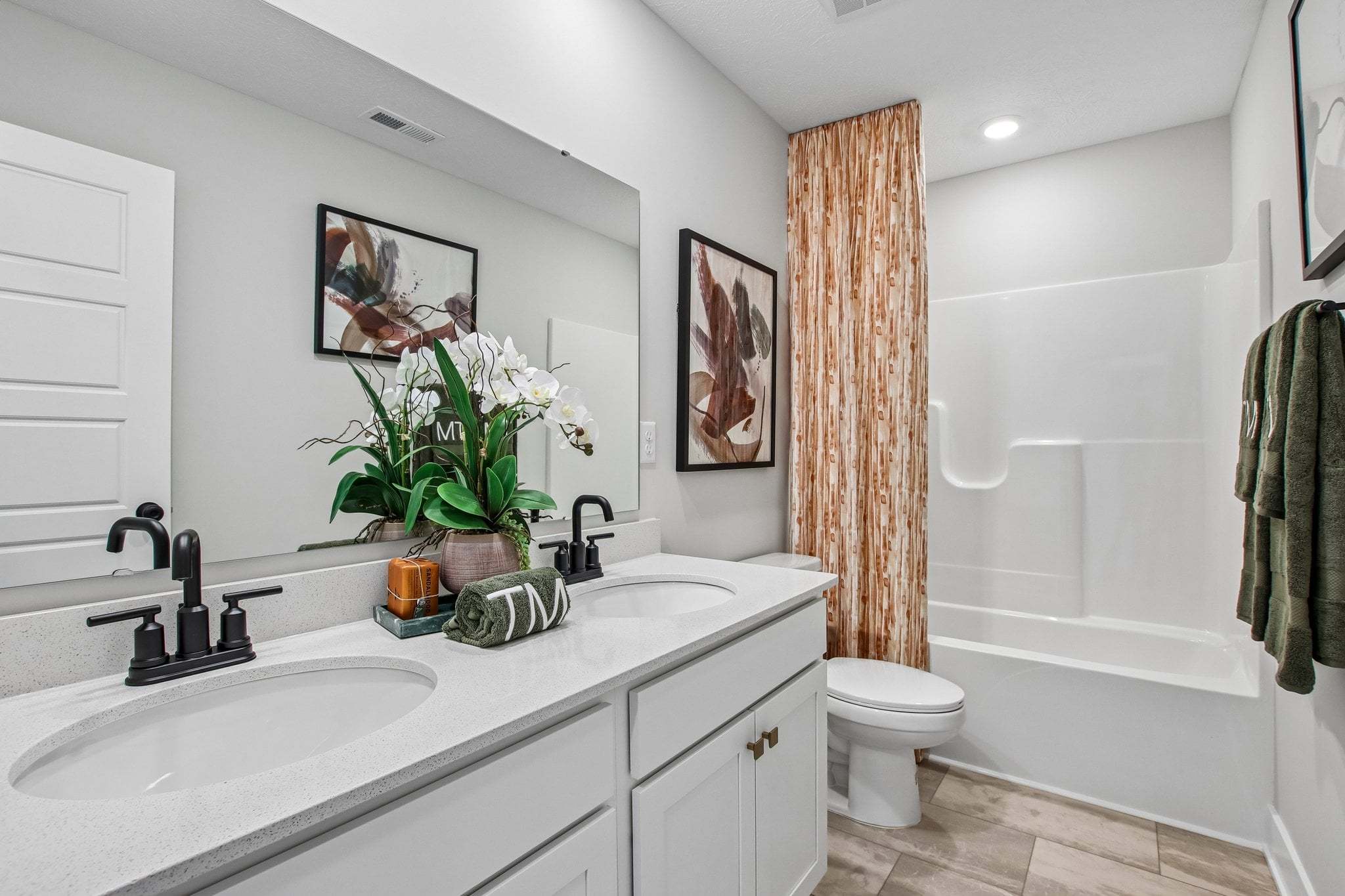 33 Hallway Bathroom