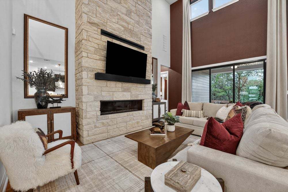 hj-tx-austin-village-grove-balcones-tv-lounge-004