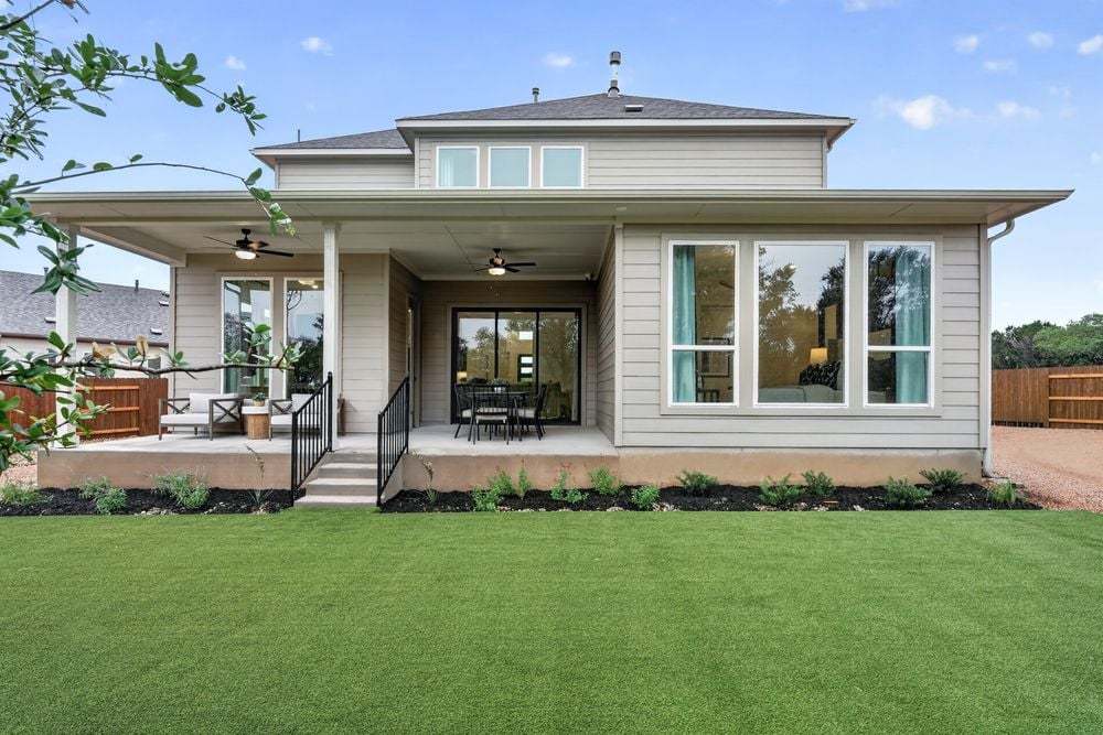 hj-tx-austin-village-grove-balcones-backyard-001