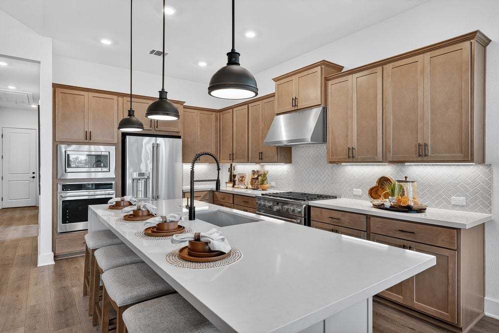 hj-tx-austin-village-grove-lamar-lot-8-kitchen-003