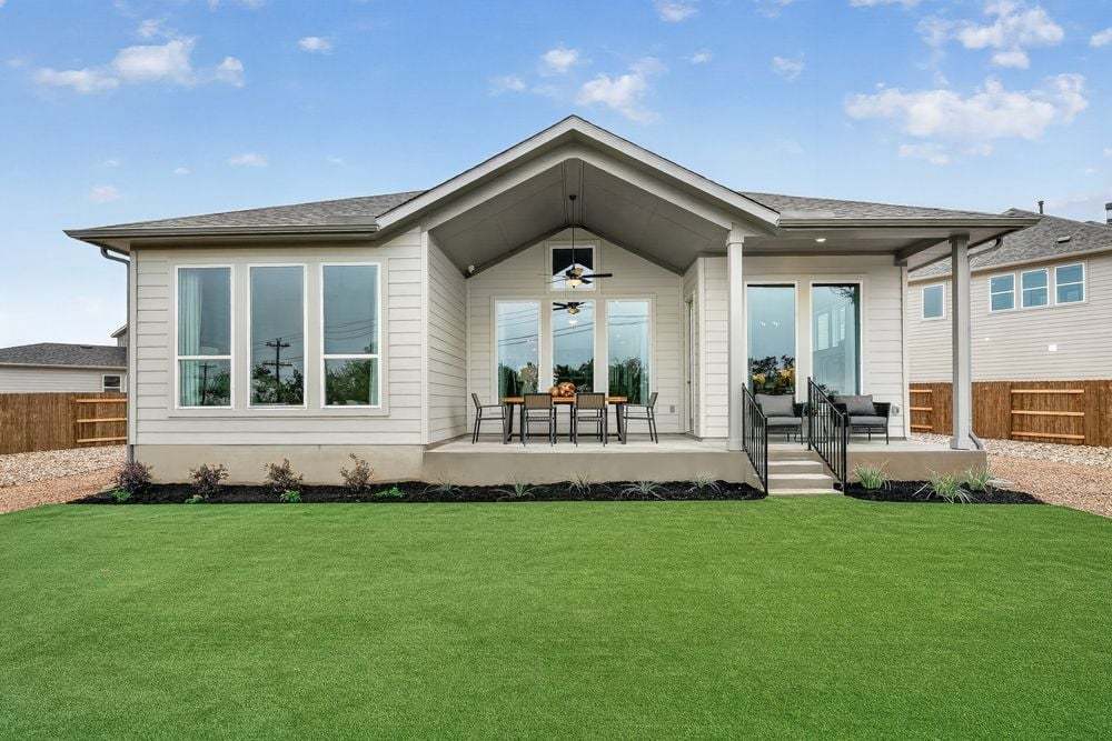 hj-tx-austin-village-grove-lamar-lot-8-backya...
