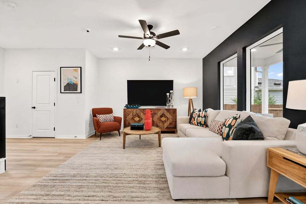 hj-tx-austin-village-grove-harrier-lot-7-tv-l...