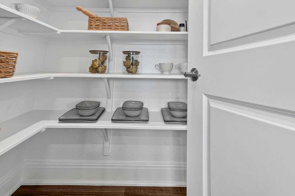 hj-tx-austin-village-grove-merlin-kitchen-004
