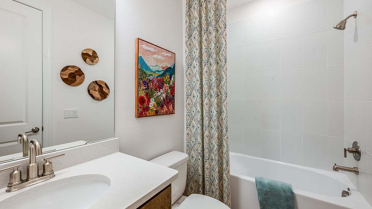 Esplanade-at-St-Marys-Stella secondary bath 2