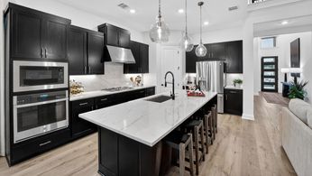 hj-tx-austin-village-grove-balcones-kitchen-01.jpg