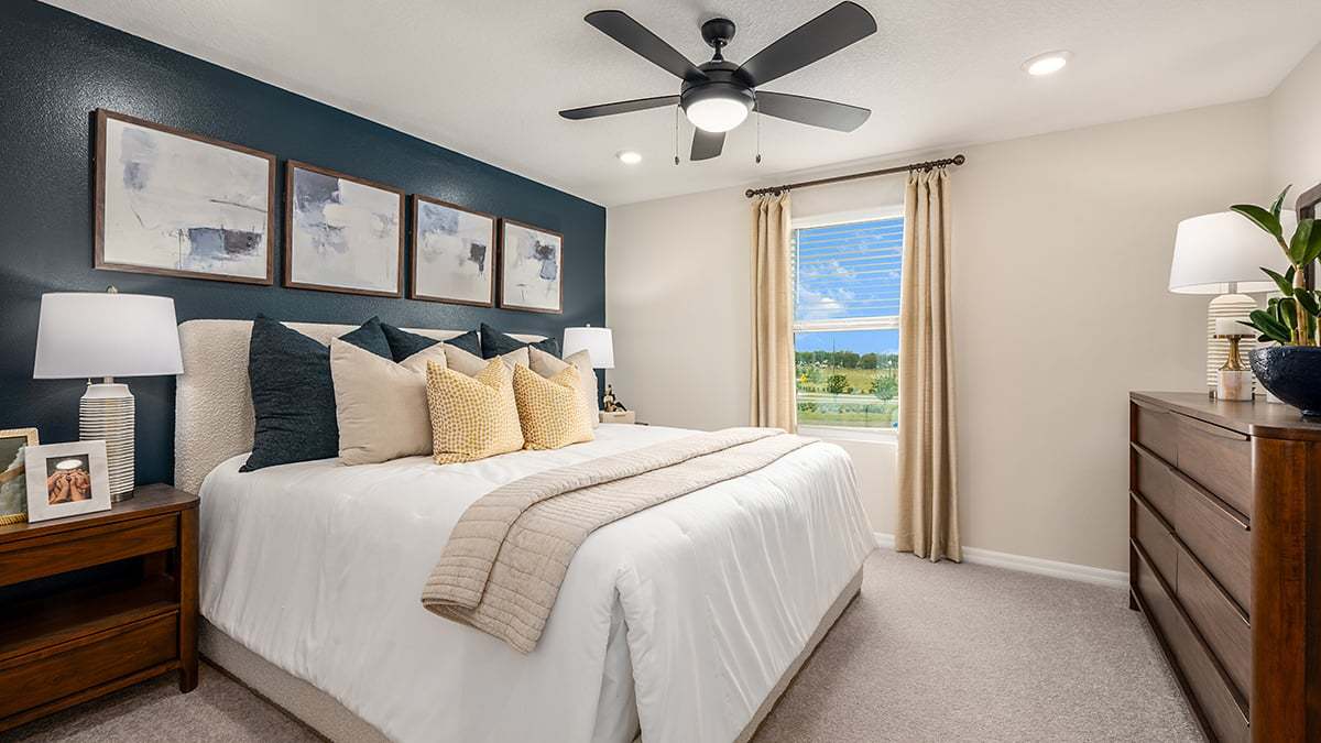 Southloch-Townhome-Jacaranda primary bedroom