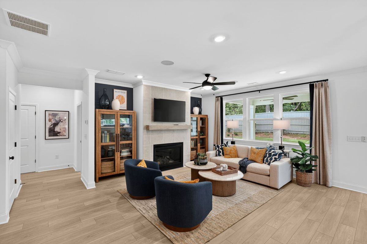 hj-ga-atlanta-nichols-farm-esex-lot-1-tv-loun...