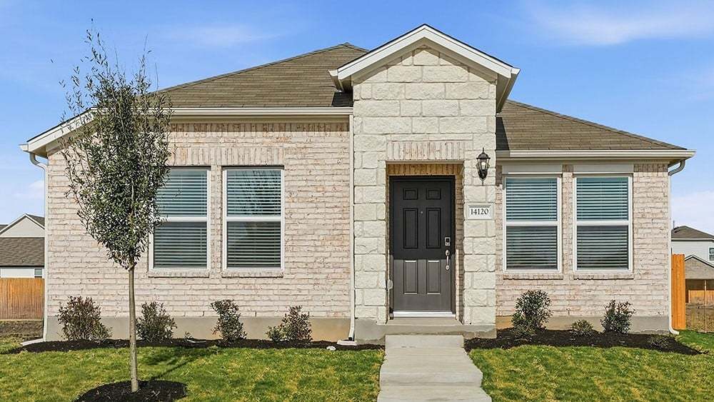 Capercaillie - Longview 40s - Alley: Del Valle, Texas - Taylor Morrison