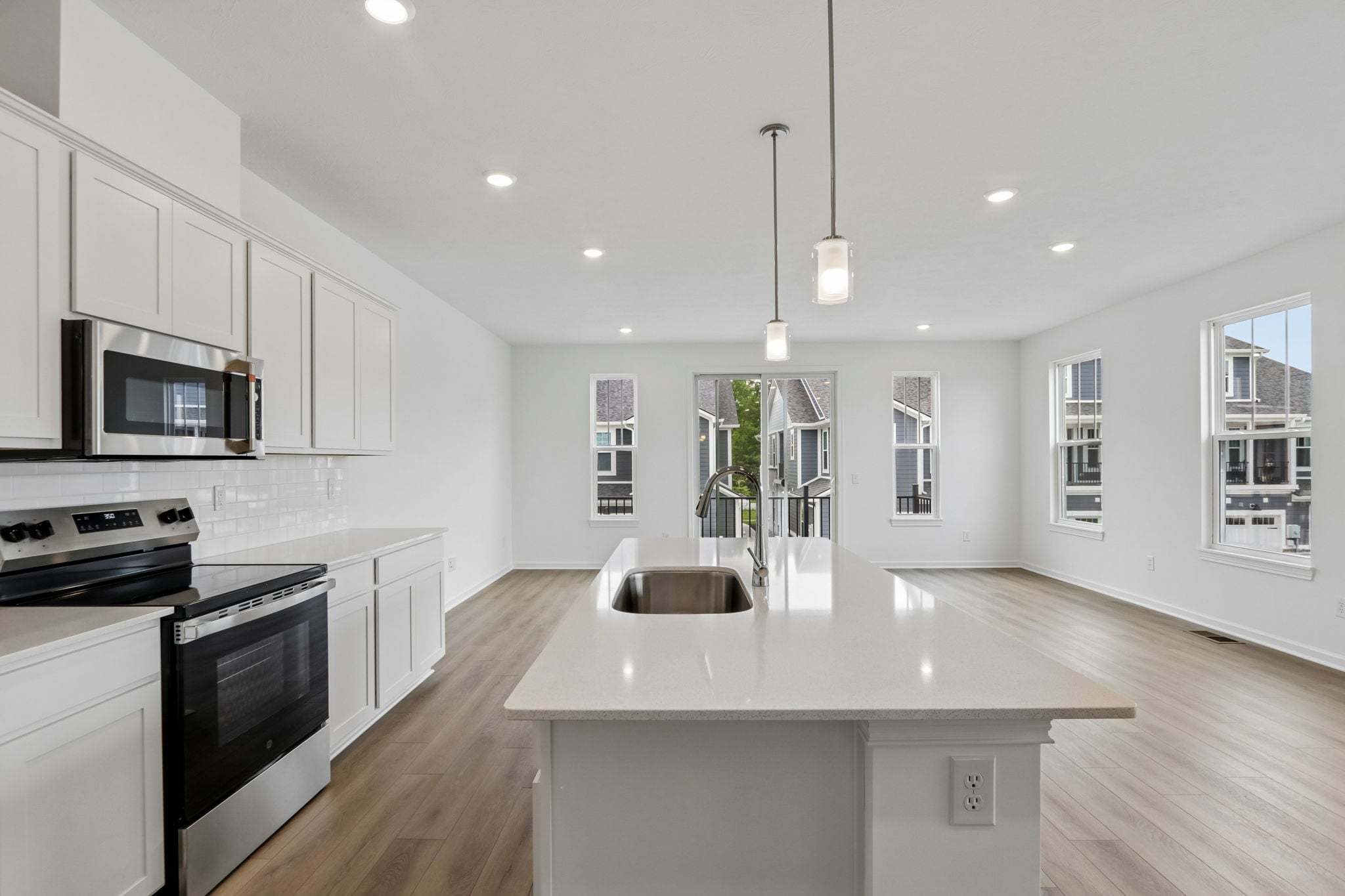 5748 Arcade Boulevard (Burg)
