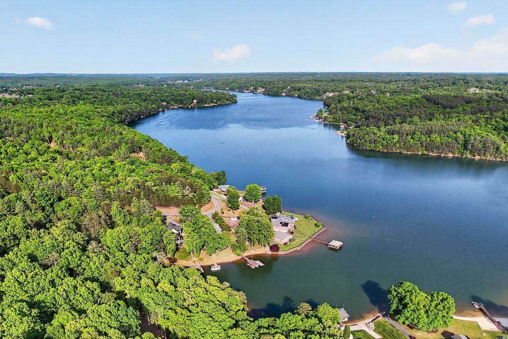 Esplanade at Lake Hickory por Taylor Morrison en Hickory North Carolina