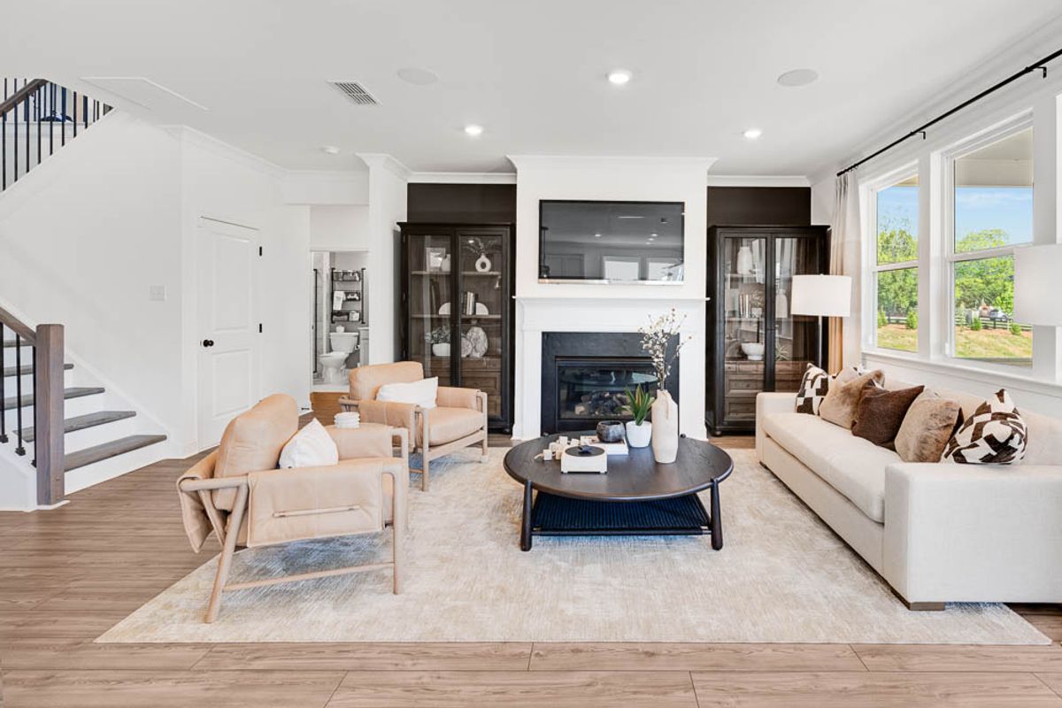 hj-ga-atlanta-oakmead-essex-lot-model-tv-laun...