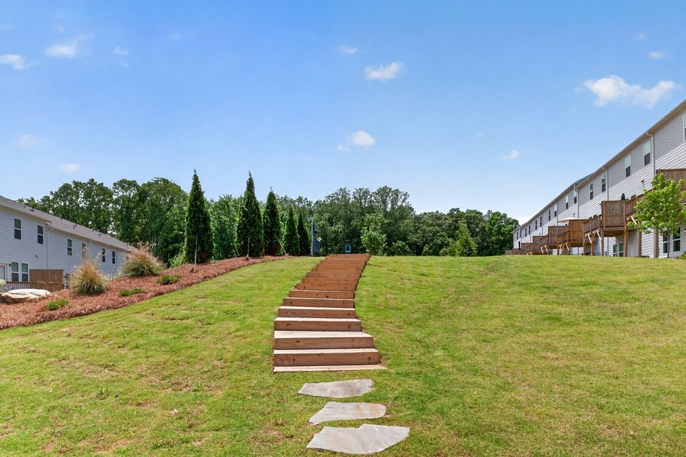 hj-ga-atlanta-auburn-glen-3118-jim-community-...