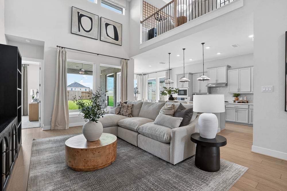 hj-tx-houston-ryehill-paige-lot-6-tv-lounge-t...