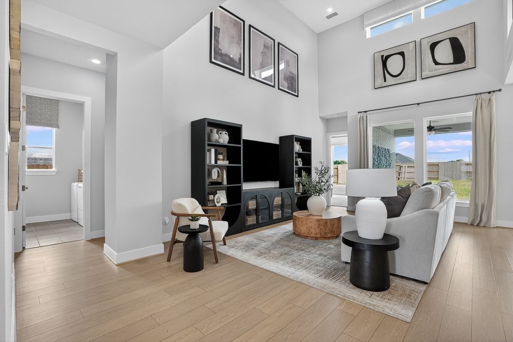 hj-tx-houston-ryehill-paige-lot-6-tv-lounge-001