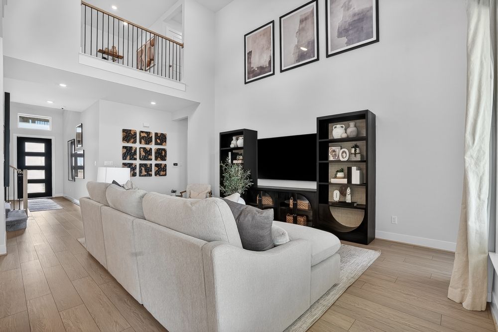 hj-tx-houston-ryehill-paige-lot-6-tv-lounge-002