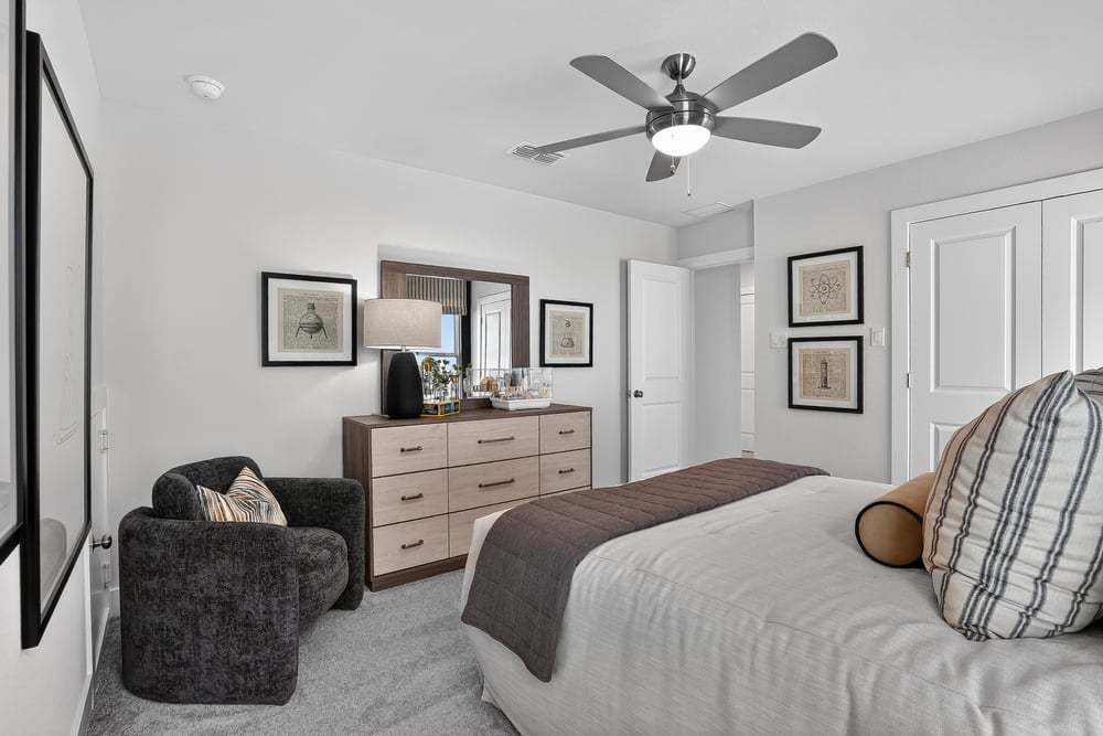 hj-tx-houston-ryehill-paige-lot-6-bedroom-002