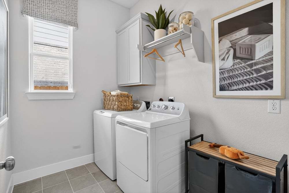 hj-tx-houston-ryehill-paige-lot-6-laundryroom-001