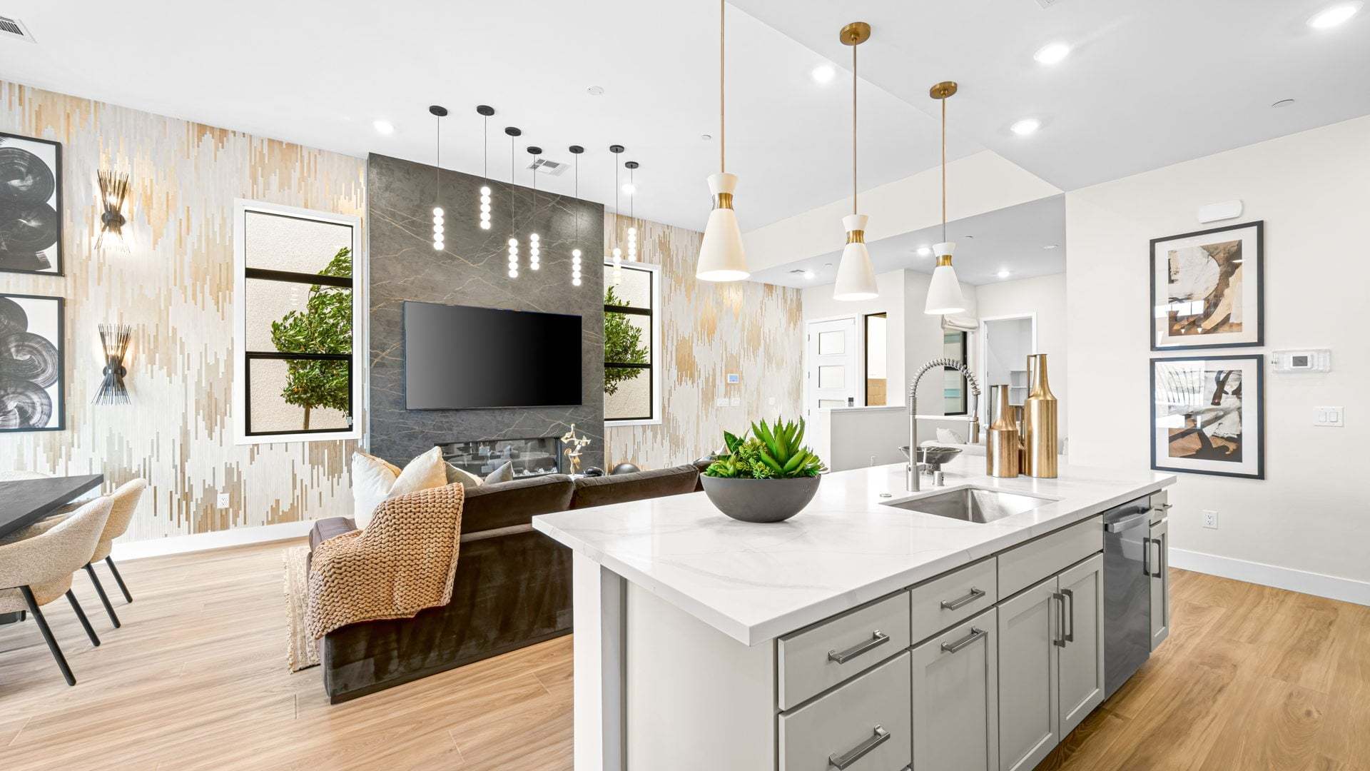 TMPaloma437CrystalSkyCourt15
