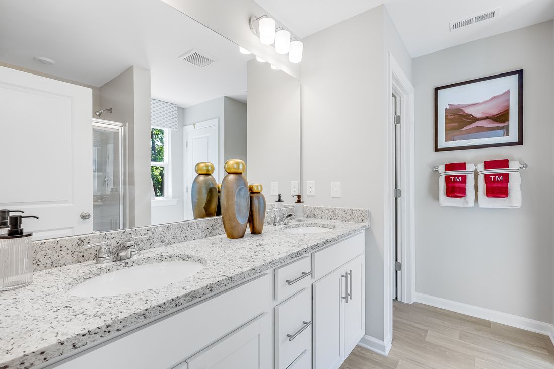 hj-nc-raleigh-eagle-trace-stella-lot-1-bathroom-03