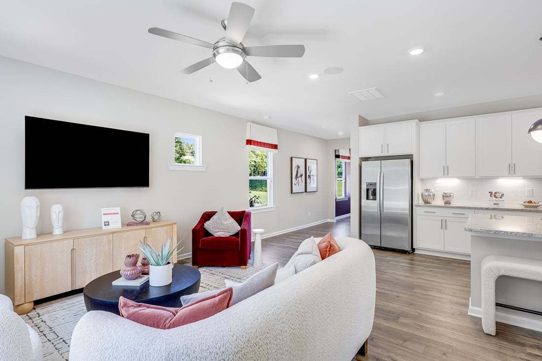 hj-nc-raleigh-eagle-trace-stella-lot-1-tv-lou...