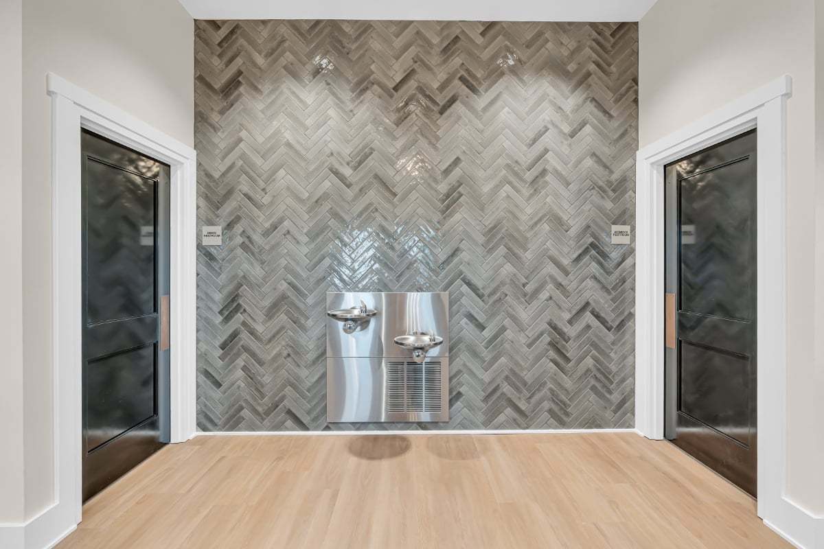 10 Clubhouse Hallway