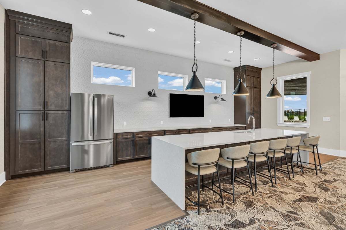14 Clubhouse Kitchen