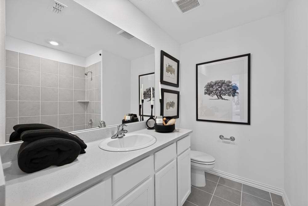hj-tx-dallas-madero-schertz-lot-2-88-bathroom-001