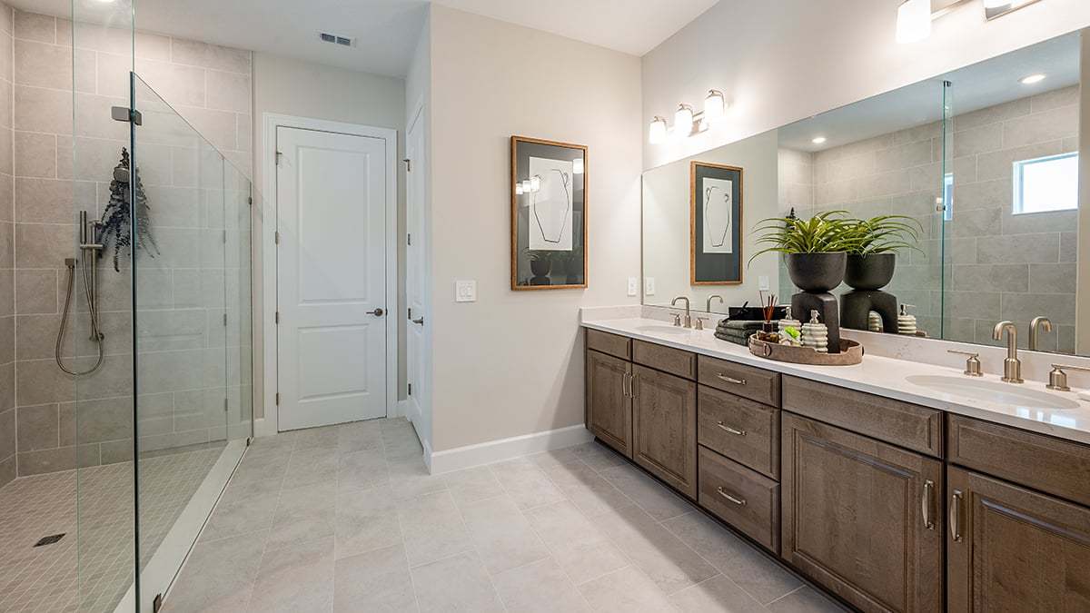 Esp-at-McKinnon-Groves-Pallazio-II-4749-1200x...