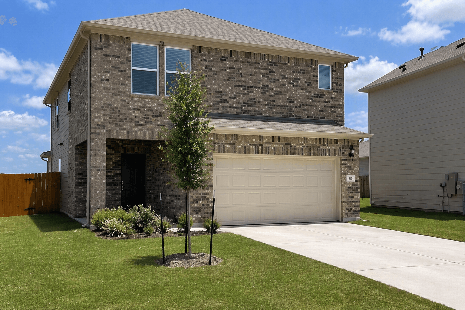 Longview 40s - Del Valle, TX