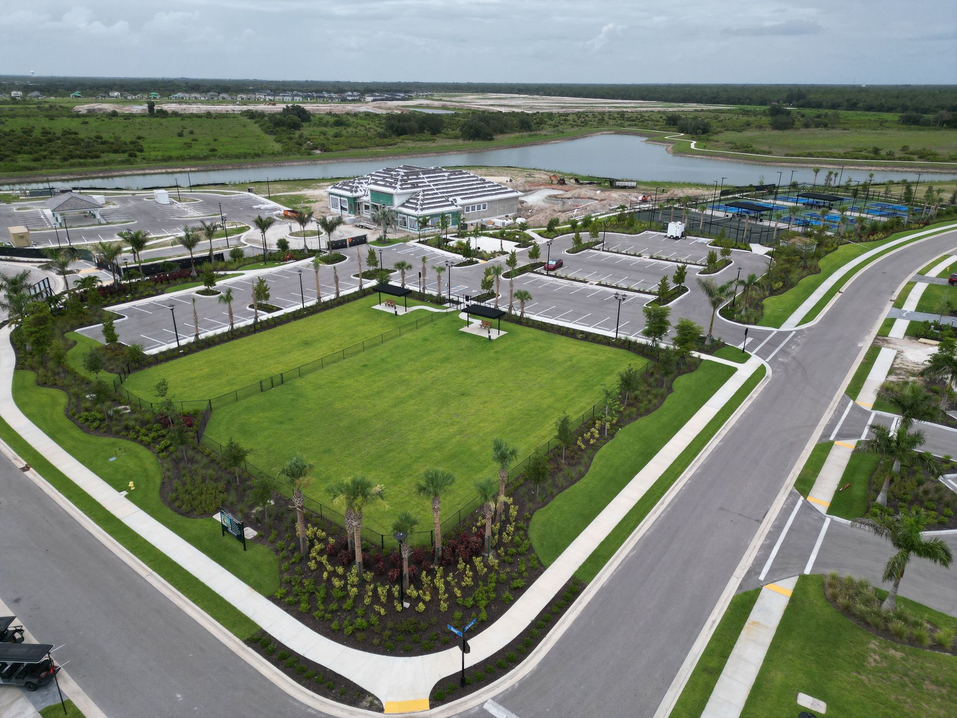 RESORT CAMPUS 1