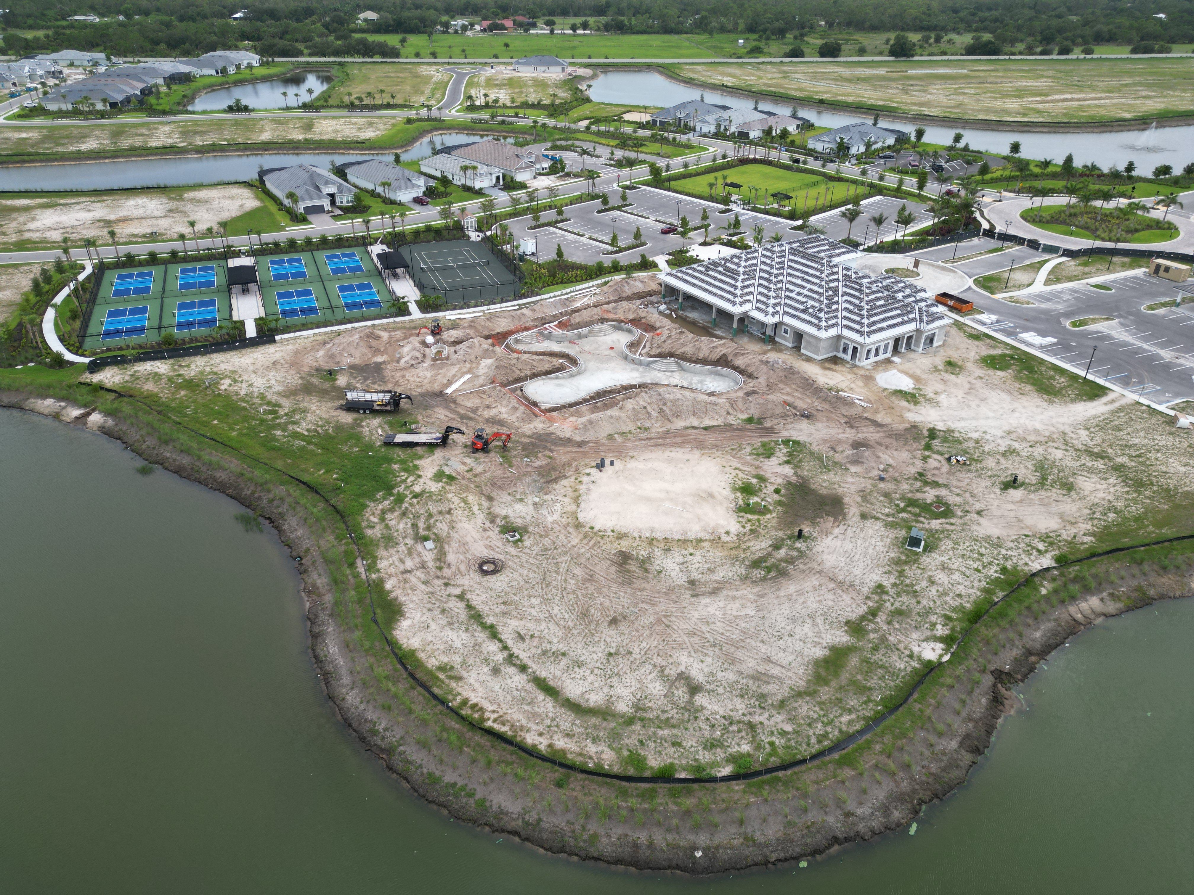 RESORT CAMPUS 4