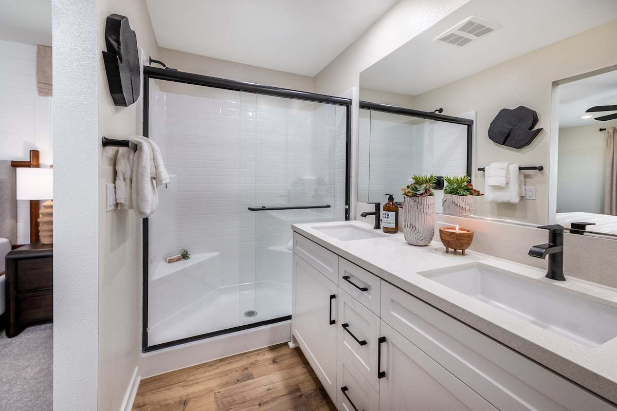 ca-socal-Juno-plan 2-3 story-3 bed-primary bath
