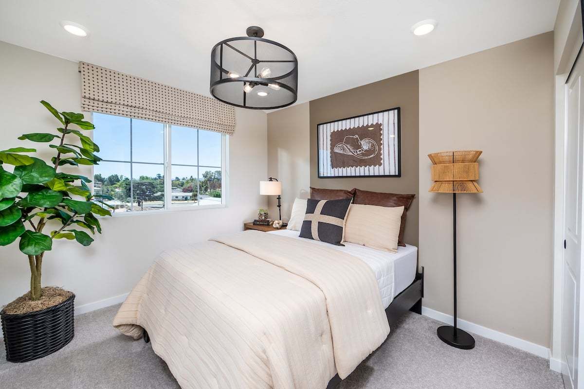 ca-socal-Juno-plan 2-3 story-3 bed-bed 3