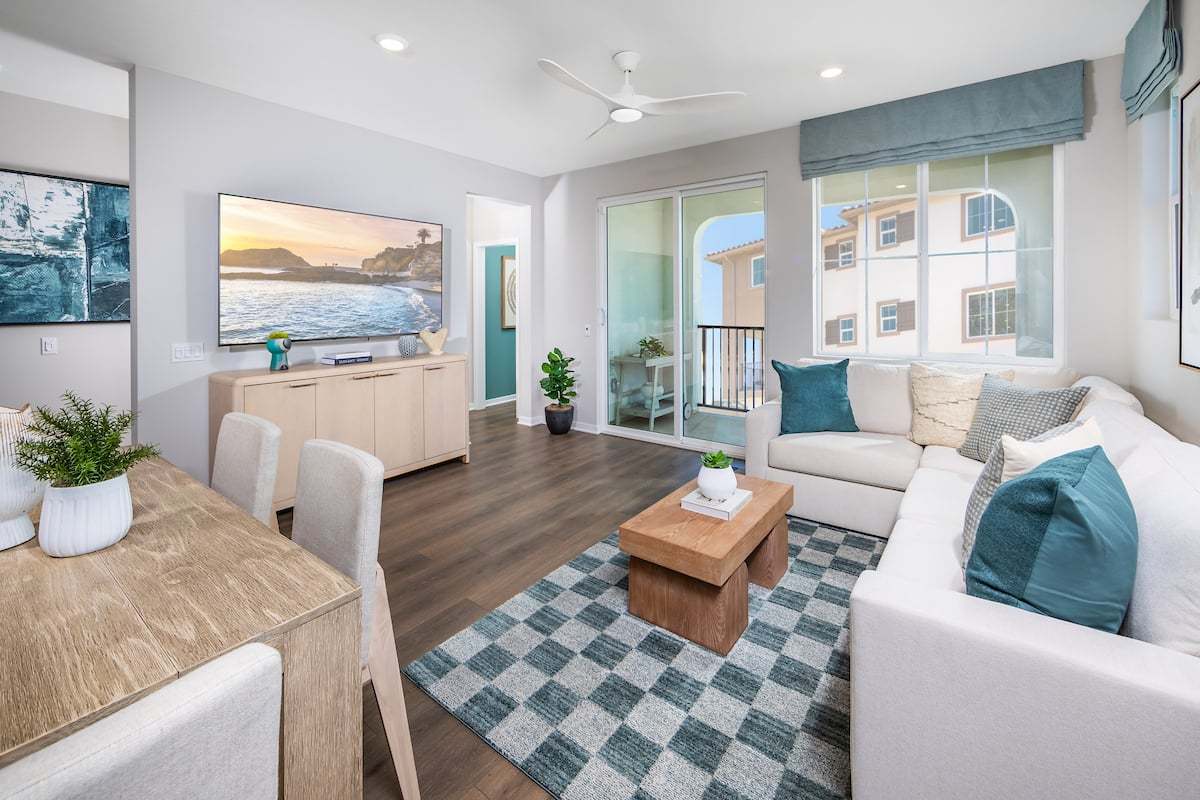 ca-socal-Juno-plan 3-3 story-4 bed-great room