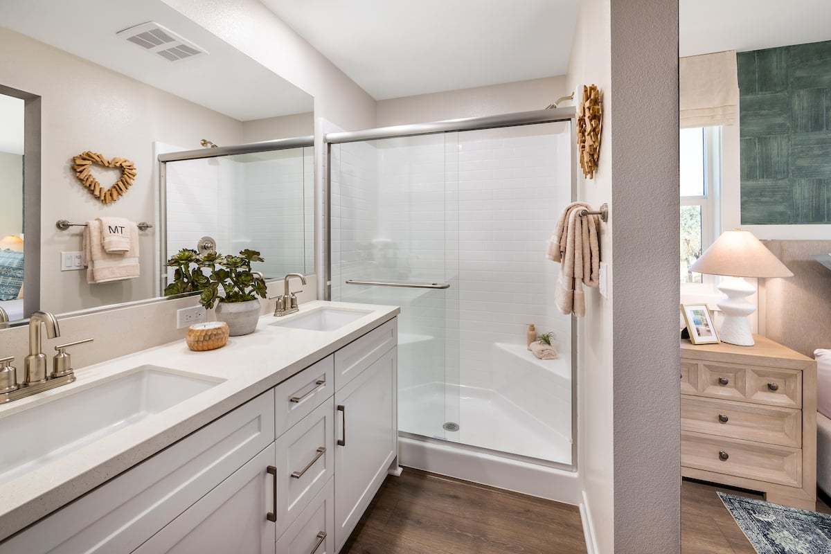 ca-socal-Juno-plan 3-3 story-4 bed-primary bath