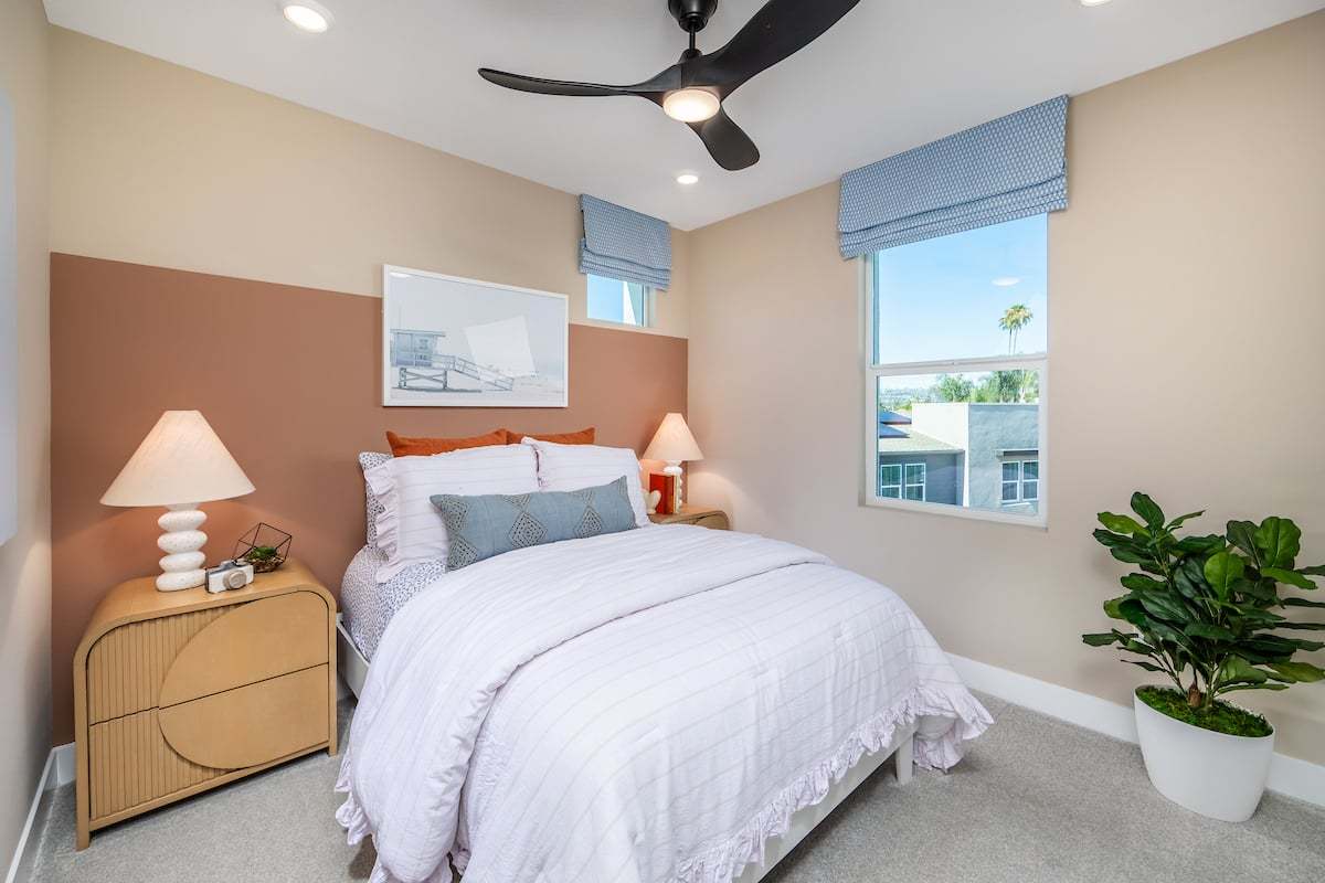 ca-socal-Viewpoint-plan 2-3 story-3 bed-bed 2