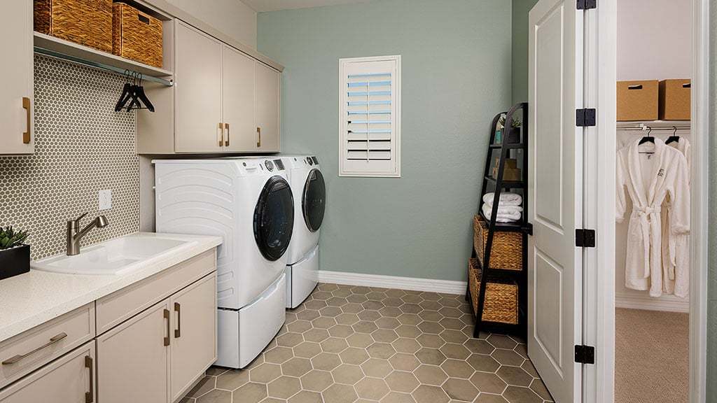 Saddleback Everglade Laundry 1024x576