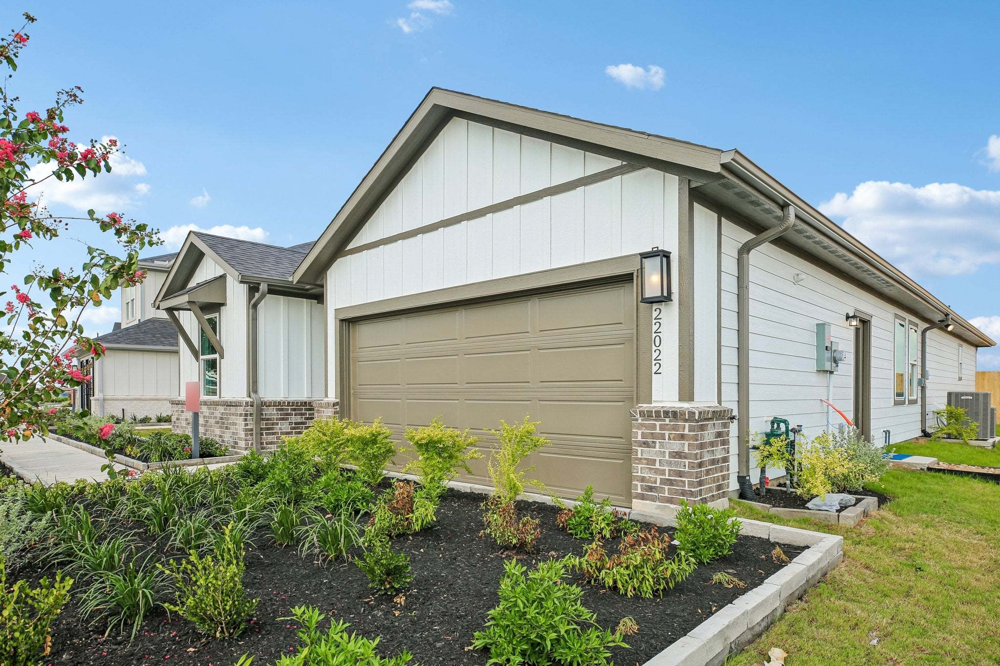 2-web-or-mls-Mason Wds Rd-S0508-002