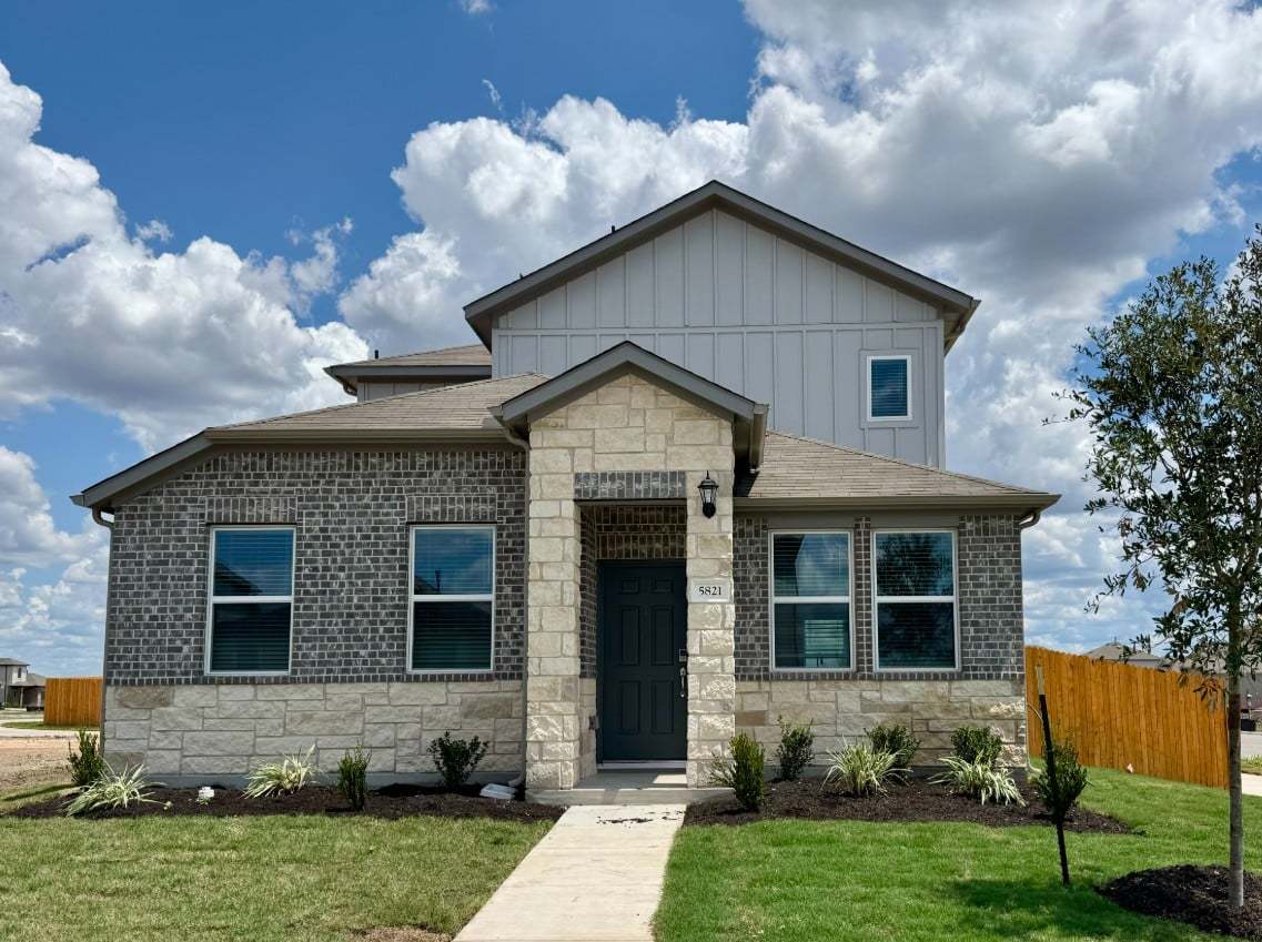 Partridge - Longview 40s - Alley: Del Valle, Texas - Taylor Morrison